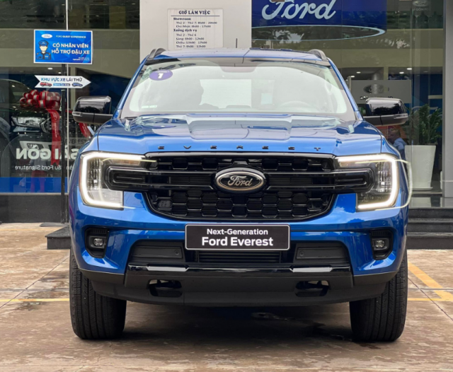 Giá bán Ford Everest 2022 vẫn đang 'ở trên mây', chênh tận 200 triệu đồng 181114