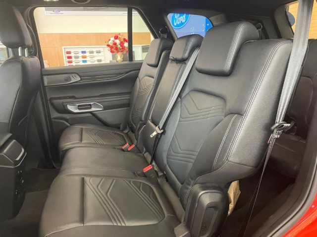 Giá bán Ford Everest 2022 vẫn đang 'ở trên mây', chênh tận 200 triệu đồng 181118