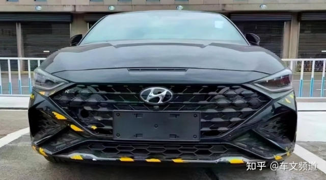 Lộ diện mẫu sedan 'siêu ngầu', mang 'âm hưởng' của cả Hyundai Elantra và Sonata 182173