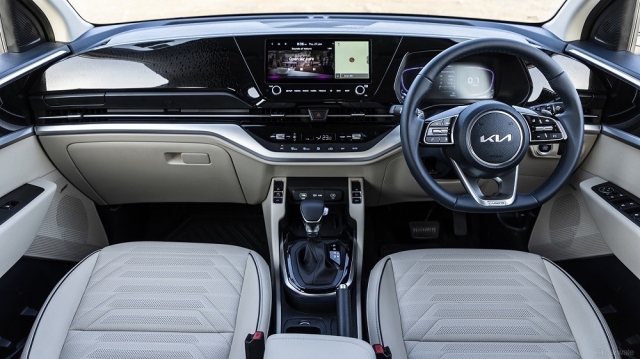 Kia Carens 2022 bất ngờ lộ diện tại Việt Nam, ngày ra mắt đang đển gần, 'phả hơi nóng' lên Xpander 196493