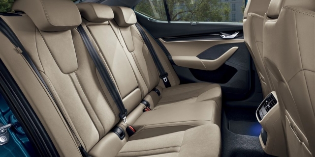 Khám phá mẫu sedan cỡ C sắp từ Cộng hòa Séc về Việt Nam, cạnh tranh với K3, Mazda 3 200974