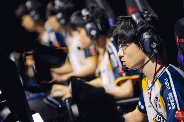 T1 thành nạn nhân trong pha Pentakill đầu tiên của MSI 2025 659950