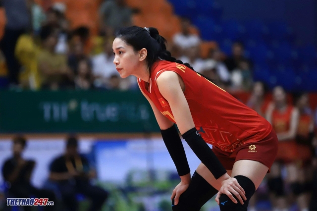 Thanh Thúy gặp sự cố hy hữu trong trận derby bóng chuyền nữ Việt Nam 660085