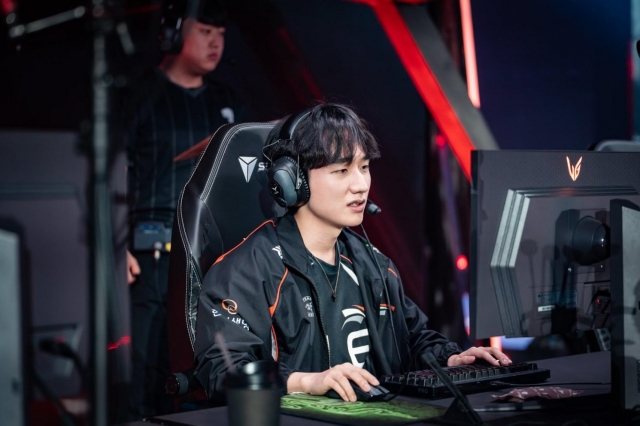 Peanut gửi chiến thư tới Levi tại LOL EWC 2025 666691