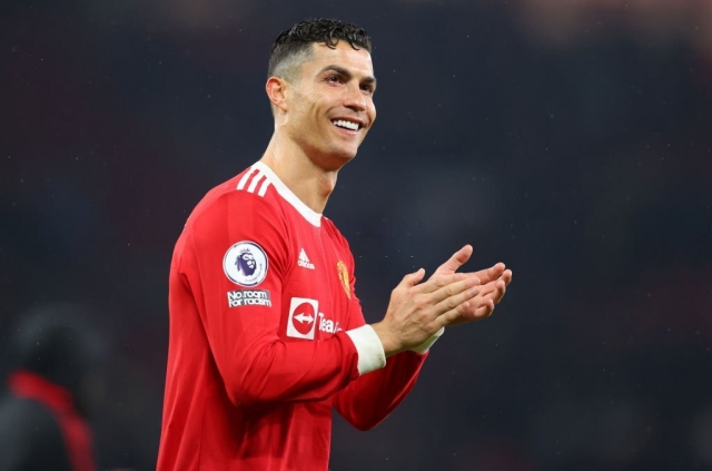 Nghĩa cử cao đẹp, Ronaldo khiến 'đại kình địch' cũng phải nể phục 186698