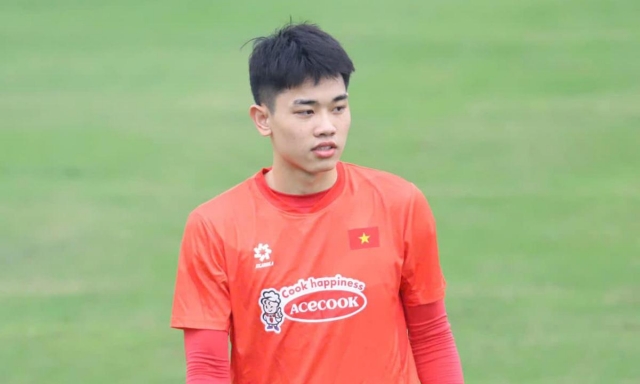 Tiền đạo Nguyễn Đình Bắc thoát chấn thương nặng-604439