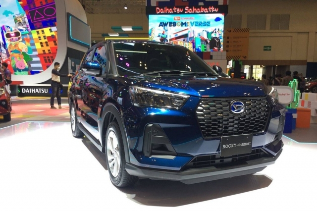 daihatsu-rocky-e-smart-hybrid-2022-2