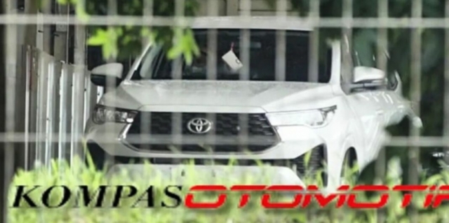 Toyota Innova 2023