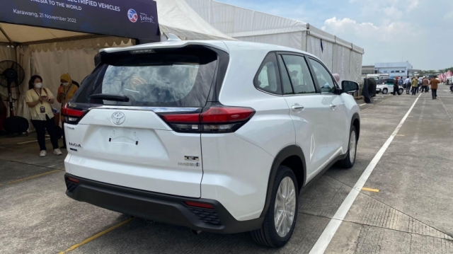 Toyota Innova 2023