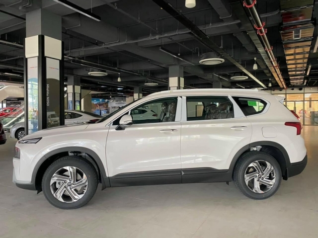 gia-xe-hyundai-santafe-1