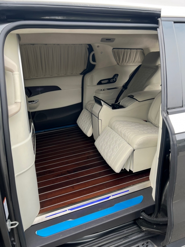 Cận cảnh Kia Carnival Royal 2023 tại đại lý – MPV hạng sang, giá gần 2,7 tỷ đồng 242382