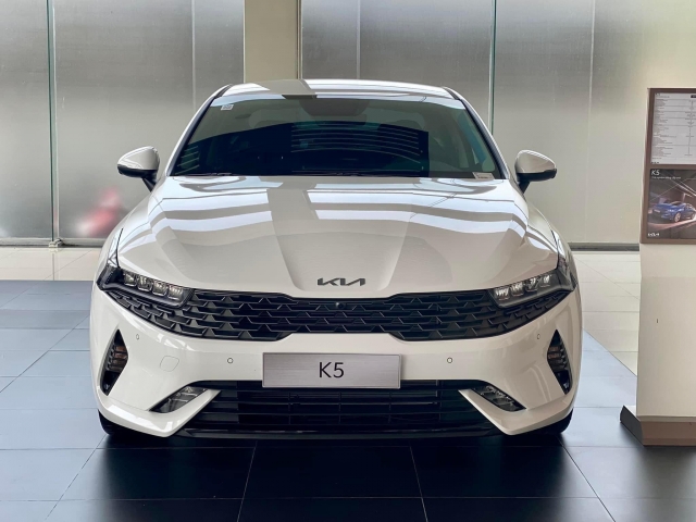 kia-k5-gt-line-1674572769.jpg