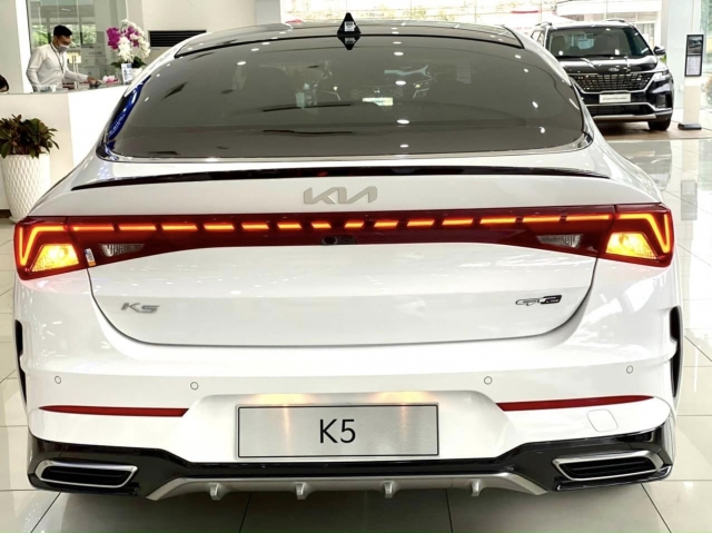 kia-k5-gt-line-4-1674572769.jpg