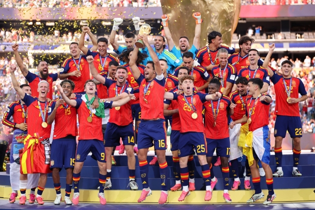 Tây Ban Nha vô địch, FIFA thưởng số tiền khiến cả thế giới choáng