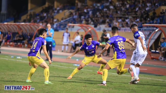 tin-bong-da-trong-nuoc-37-v-league-giai-doan-1-nga-ngu-vao-ngay-27-tat-ca-cac-tran-dau-o-vong-dau-cuoi-cung-giai-doan-1-v-league-2023-da-deu-dien-ra-vao-17h00-dang-chu-y-cac-doi-dang-dua-vo-dich-nhu-cahn-1-1688359374.jpg