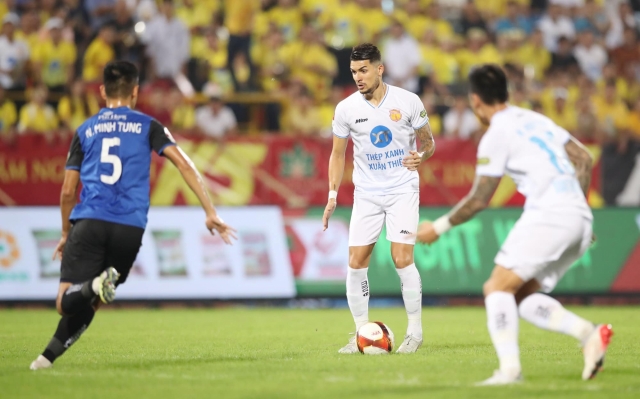 Đội hình tiêu biểu vòng 3 V-League 2023/2024: Dấu ấn nhiều ông lớn 352333
