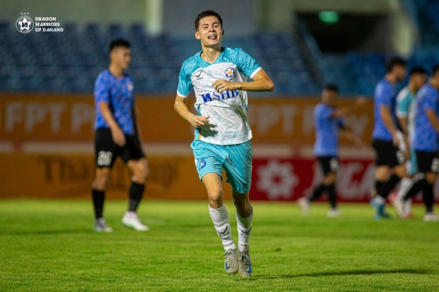 Tiền đạo Việt kiều Nga tỏa sáng giúp đội nhà hạ gục đại gia V-League 670222
