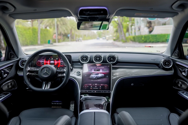 Mercedes-Benz C300 AMG 2022 chạy lướt 1.000 km rao bán giá rẻ bất ngờ 443190