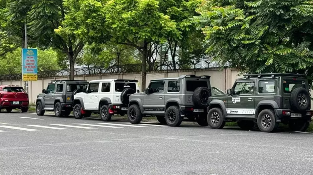 Cận cảnh dàn Suzuki Jimny hội tụ tại Hà Nội, 'dễ' trở thành trào lưu chơi xe mới 501251