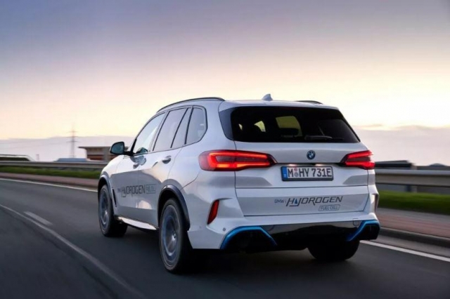 BMW dự kiến trình làng mẫu xe chạy hydro nhờ trợ giúp Toyota 523866