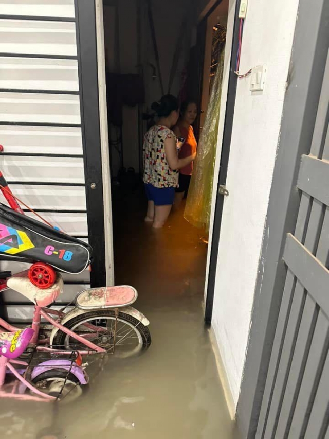 Mưa lớn trong đêm, Hà Nội