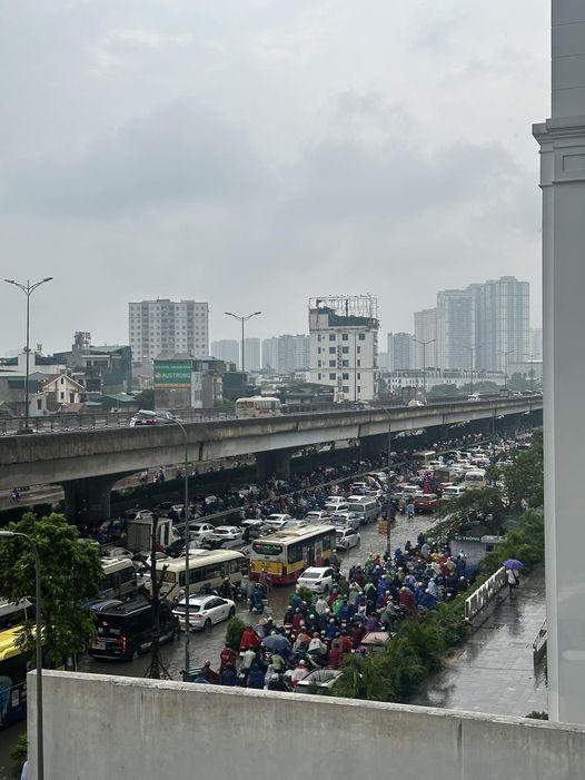 Mưa lớn trong đêm, Hà Nội