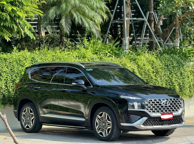 Bất ngờ với giá rao bán của Hyundai SantaFe bản dầu chạy lướt 14.000 km trên sàn xe cũ 533533