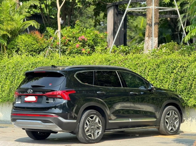 Bất ngờ với giá rao bán của Hyundai SantaFe bản dầu chạy lướt 14.000 km trên sàn xe cũ 533534