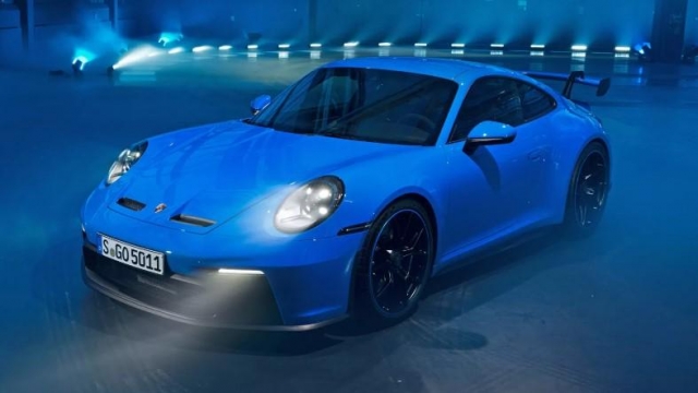 Porsche 911 GT3 2025 bản nâng cấp chính thức chốt lịch ra mắt 543094