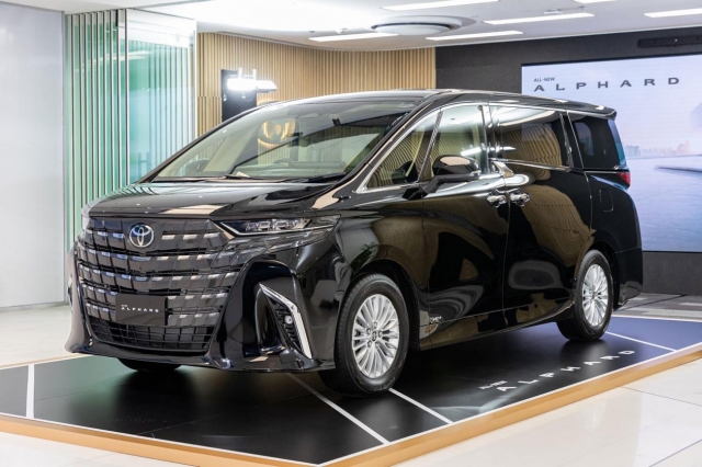 Toyota Alphard 2025 tăng giá bán nhưng trang bị vẫn giữ nguyên 579260