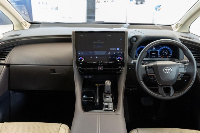 Toyota Alphard 2025 tăng giá bán nhưng trang bị vẫn giữ nguyên 579262