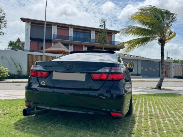 Toyota Camry 2018 độ “khủng” gây xôn xao thị trường xe cũ với giá bán hấp dẫn 591851