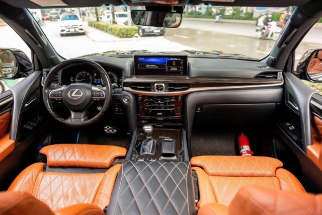 Lexus LX 570 MBS 2019 khấu hao ít ỏi sau hơn 6 năm lăn bánh 595050