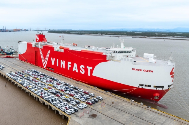 Gần 2.500 ôtô điện VinFast xuất khẩu sang Indonesia trên tàu Silver Queen 602857