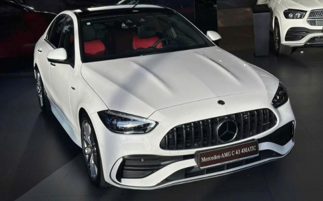 Mercedes-AMG C43 2025 điều chỉnh giá bán tại Việt Nam kèm bổ sung thêm trang bị 603825
