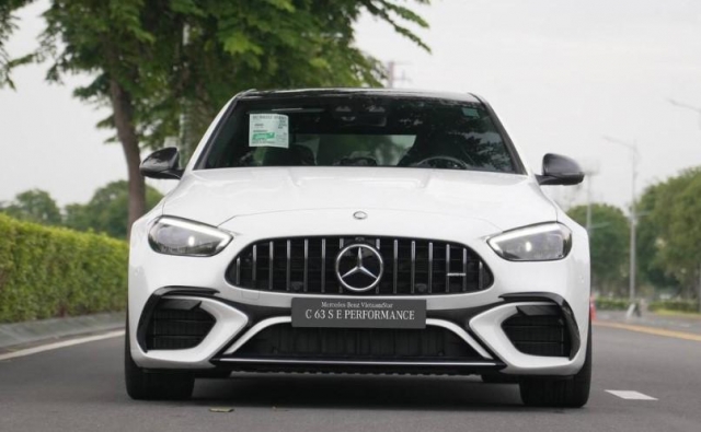 Mercedes-AMG C43 2025 điều chỉnh giá bán tại Việt Nam kèm bổ sung thêm trang bị 603828
