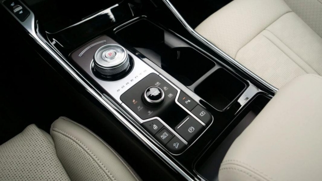 Kia Sorento 2025 rục rịch ra mắt bản nâng cấp, thêm trang bị mới cạnh tranh Santa Fe 607556