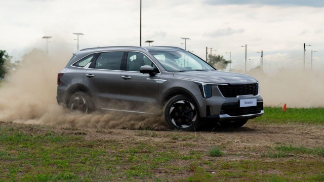 Kia Sorento 2025 rục rịch ra mắt bản nâng cấp, thêm trang bị mới cạnh tranh Santa Fe 607558