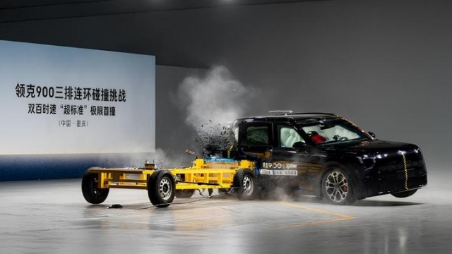 SUV hybrid Lynk & Co 900 vượt qua bài kiểm tra an toàn khắc nghiệt trên sóng livestream 607620