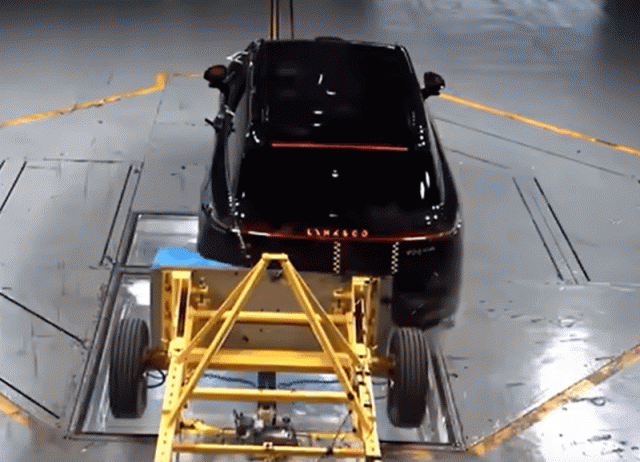 SUV hybrid Lynk & Co 900 vượt qua bài kiểm tra an toàn khắc nghiệt trên sóng livestream 607621