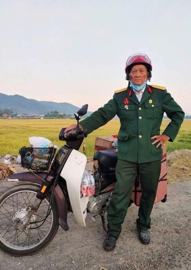 Cựu Chiến Binh 76 tuổi vượt 1.300 km bằng xe máy và hành trình gửi gắm tình yêu Tổ Quốc tới thế hệ trẻ 627231