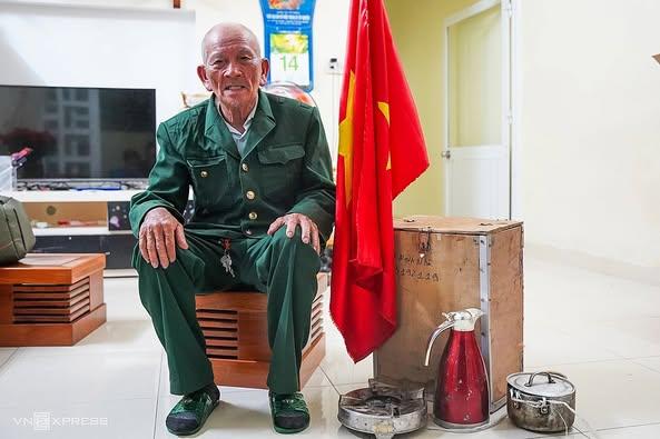 Cựu Chiến Binh 76 tuổi vượt 1.300 km bằng xe máy và hành trình gửi gắm tình yêu Tổ Quốc tới thế hệ trẻ 627232