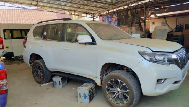 Cú “biến hình” ngoạn mục của Land Cruiser Prado từ đời 1998 sang bản 2022 630021