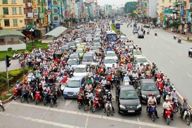 Dừng xe quá vạch đèn đỏ: Vì sao bị xử phạt nặng tới 20 triệu đồng? 632184