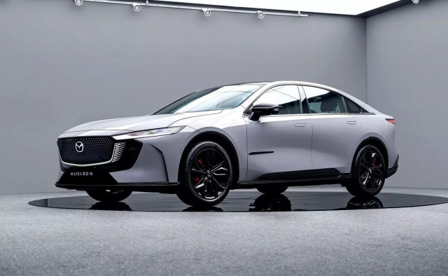 Cận cảnh Mazda EZ-6 Sports Edition: Biến thể thể thao mới dành cho thế hệ trẻ yêu công nghệ 636027