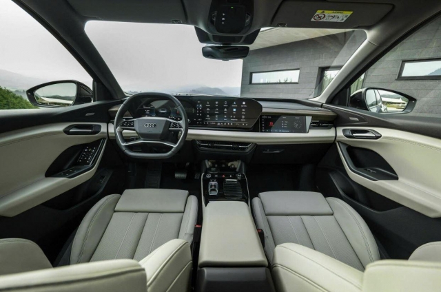 Audi Q6 e-tron bất ngờ xuất hiện tại Việt Nam, sẵn sàng gia nhập đường đua SUV điện hạng sang 638305