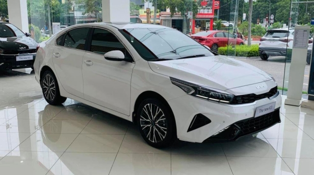 Sedan hạng C mất vị thế: Một thời