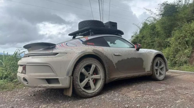 Porsche 911 Dakar của doanh nhân Hải Phòng