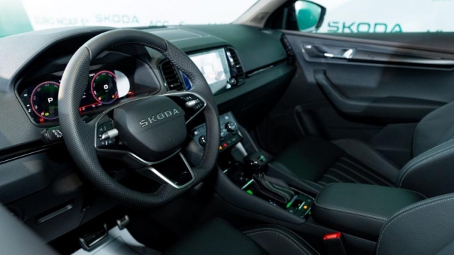 So găng Skoda Karoq 2025 và Honda CR-V: Đâu là lựa chọn SUV đáng cân nhắc trong tầm giá 1,1 tỷ đồng? 642542