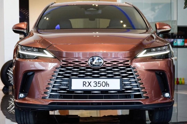 Lexus RX 350h xuất hiện tại đại lý: Mạnh mẽ, tiết kiệm, thêm camera 360, giá khởi điểm 3,5 tỷ đồng 642861
